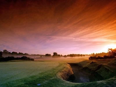 WOODHALL SPA, ENGLAND - AUGUST 22: The huge bunker that protects left edge of the green on the 414 yard par 4, 4th hole on the Hotchkin Course at Woodhall Spa The National Golf Centre, on August 22, 2005 in Woodhall Spa, Lincolnshire, England  (Photo by David Cannon/Getty Images)